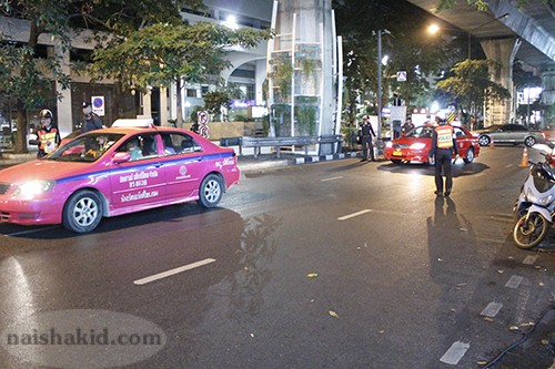 Razia kendaraan ala polisi Bangkok